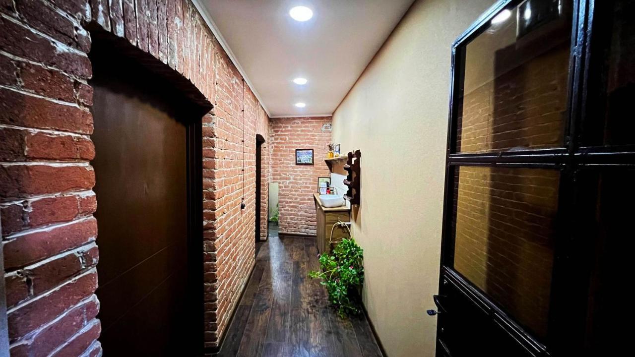 Hostel Pirosmani Tbilisi Exterior photo