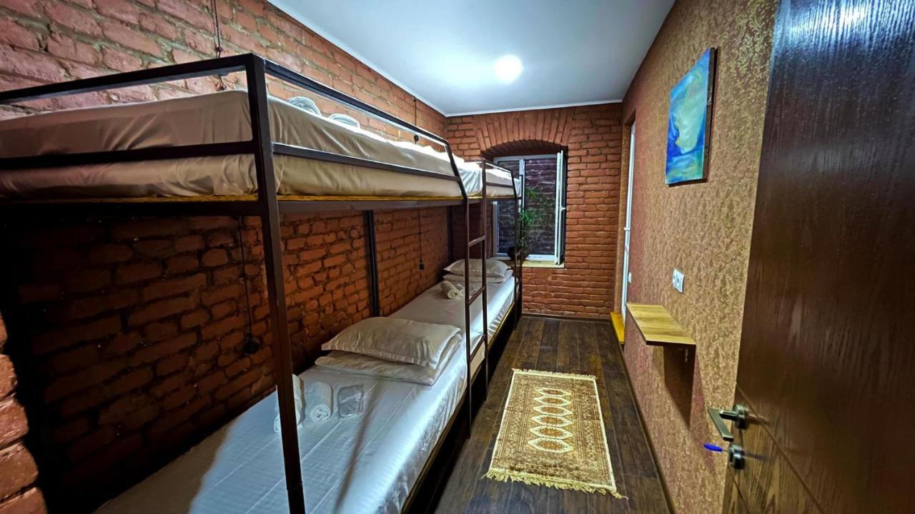 Hostel Pirosmani Tbilisi Exterior photo