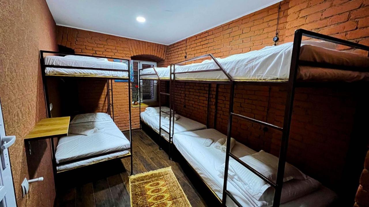Hostel Pirosmani Tbilisi Exterior photo