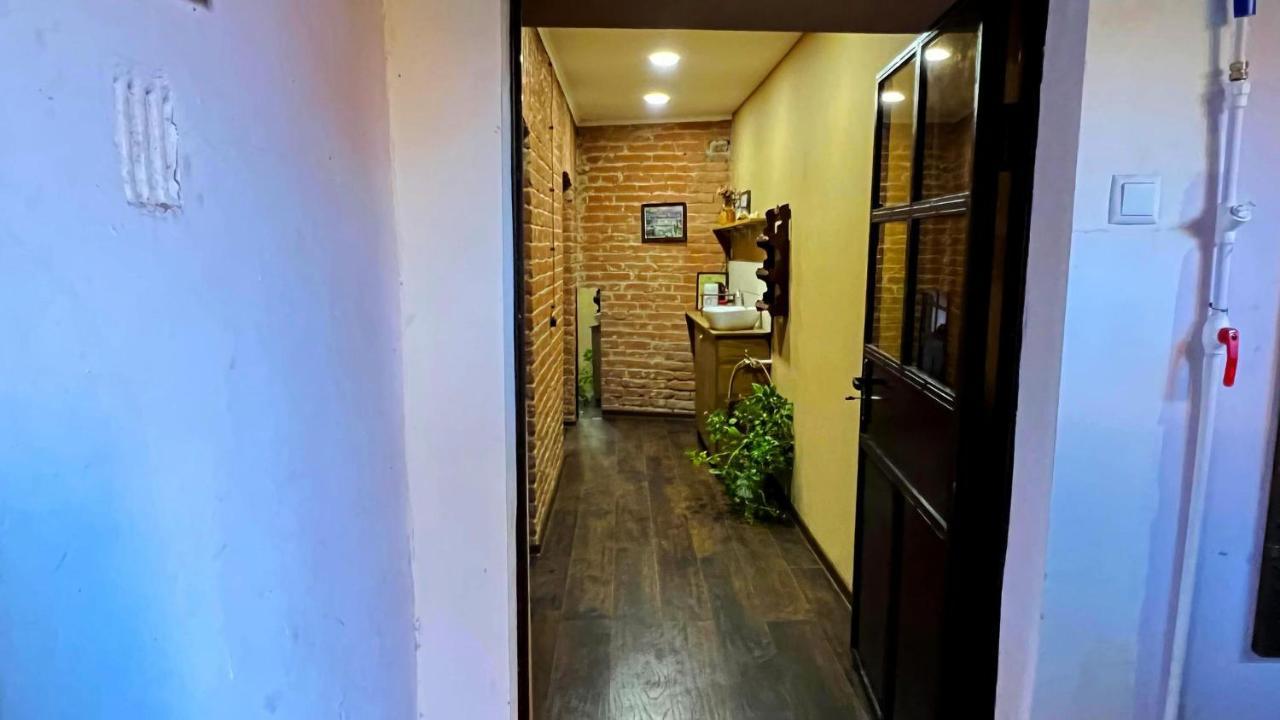 Hostel Pirosmani Tbilisi Exterior photo