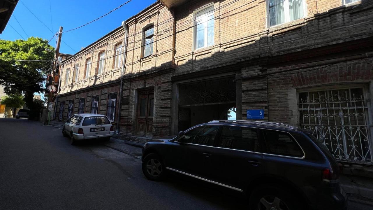 Hostel Pirosmani Tbilisi Exterior photo
