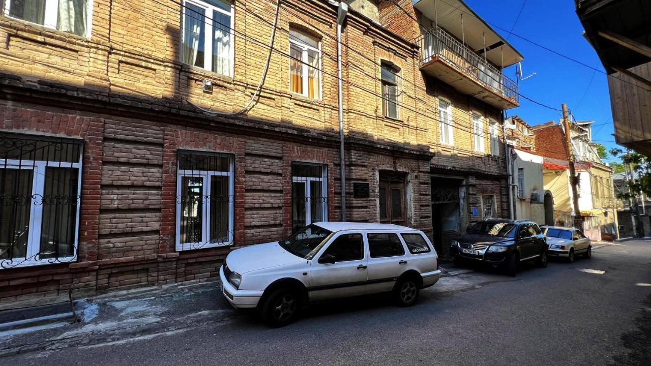 Hostel Pirosmani Tbilisi Exterior photo