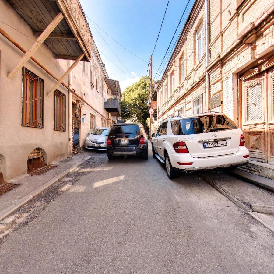 Hostel Pirosmani Tbilisi Exterior photo